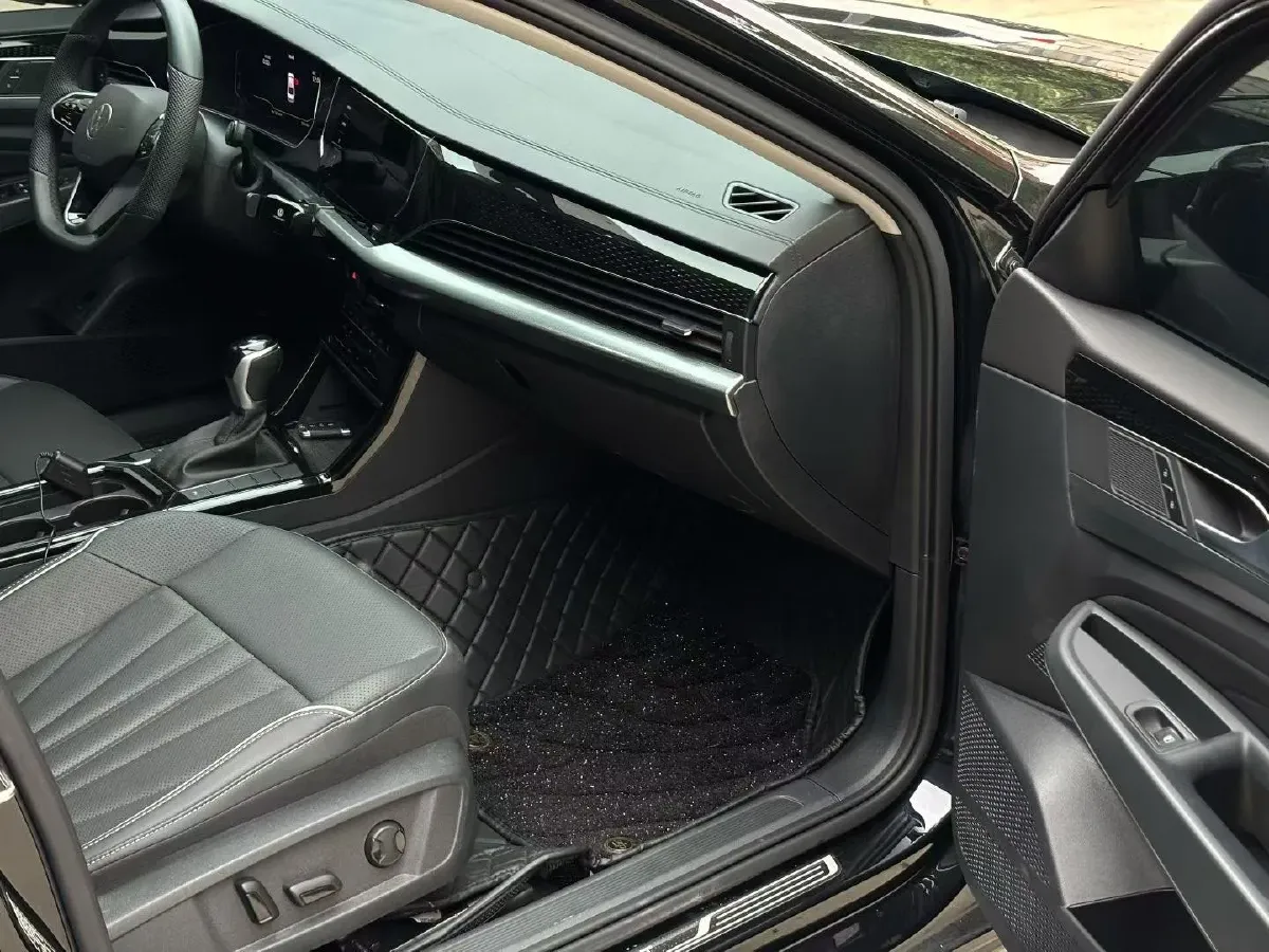 2024 Volkswagen Passat 2.0T 186HP L4 7DCT,autocango,china used car exporter,china ev exporter,chinese used car exporter,chinese used ev exporter