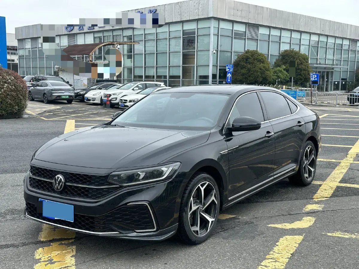 2024 Volkswagen Passat 2.0T 186HP L4 7DCT,autocango,china used car exporter,china ev exporter,chinese used car exporter,chinese used ev exporter