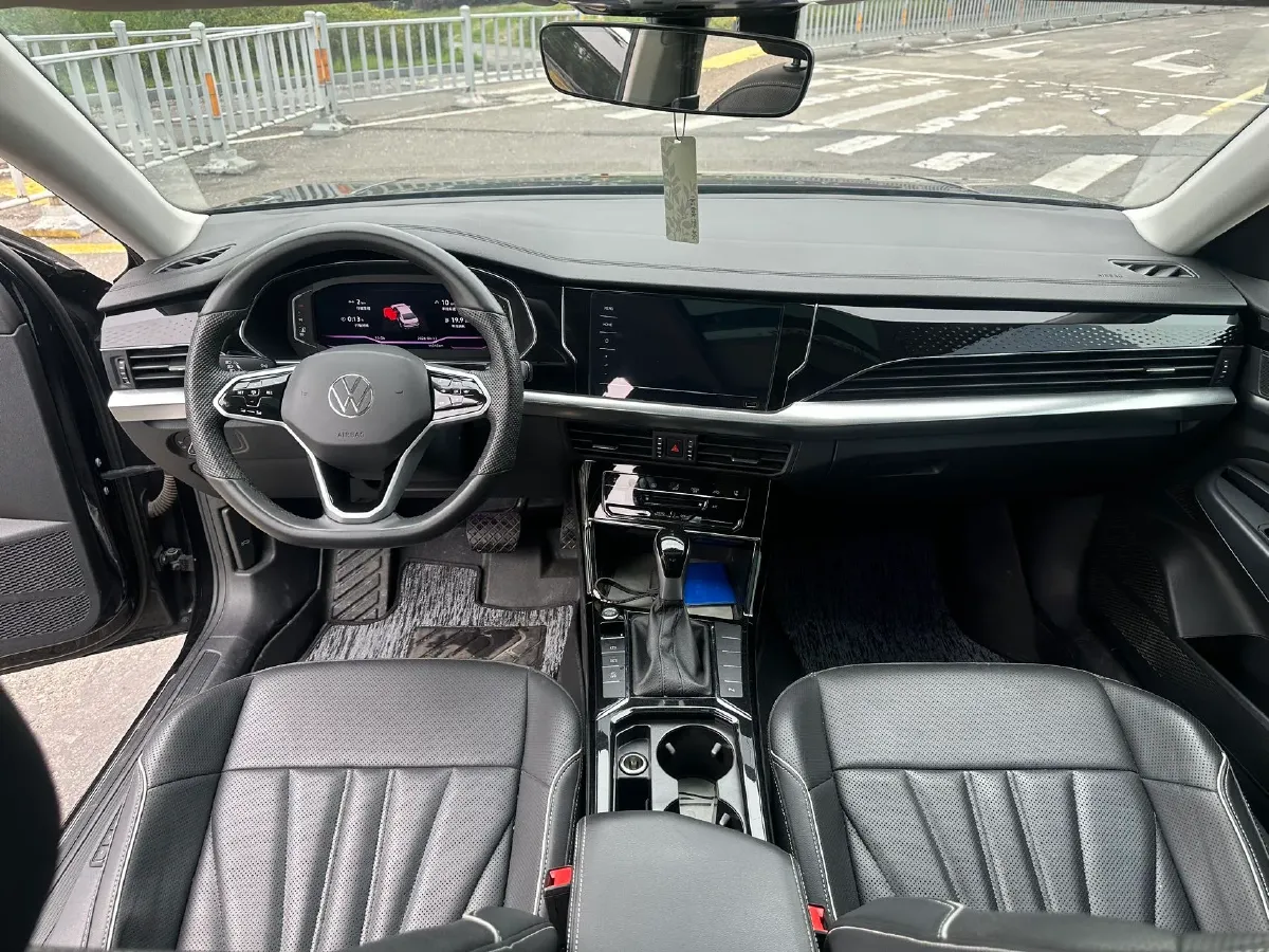 2024 Volkswagen Passat 2.0T 186HP L4 7DCT,autocango,china used car exporter,china ev exporter,chinese used car exporter,chinese used ev exporter