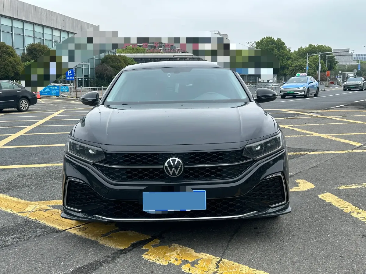 2024 Volkswagen Passat 2.0T 186HP L4 7DCT,autocango,china used car exporter,china ev exporter,chinese used car exporter,chinese used ev exporter