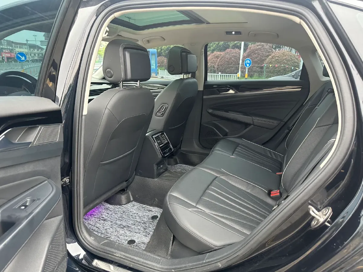 2024 Volkswagen Passat 2.0T 186HP L4 7DCT,autocango,china used car exporter,china ev exporter,chinese used car exporter,chinese used ev exporter