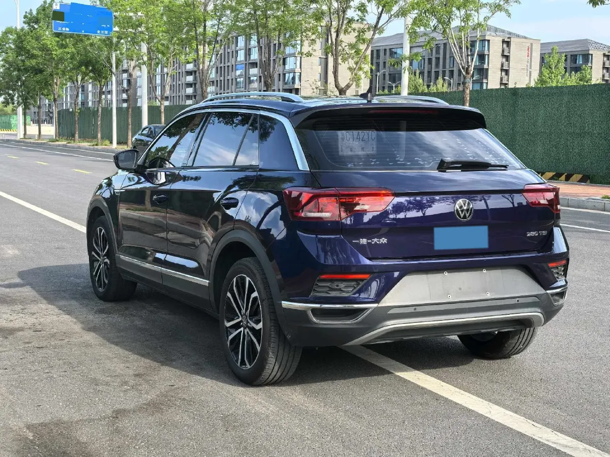2022 Volkswagen T-Roc 1.4T 150HP L4 7DCT,autocango,china used car exporter,china ev exporter,chinese used car exporter,chinese used ev exporter