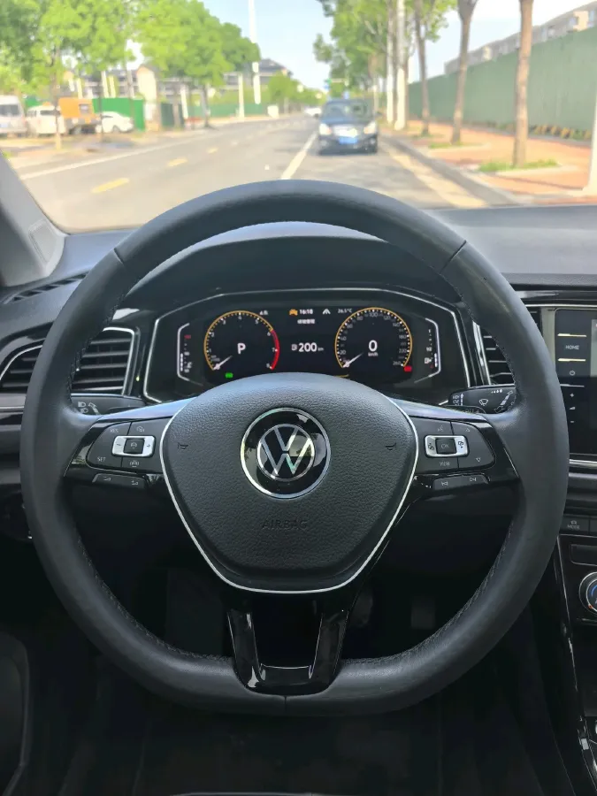 2022 Volkswagen T-Roc 1.4T 150HP L4 7DCT,autocango,china used car exporter,china ev exporter,chinese used car exporter,chinese used ev exporter