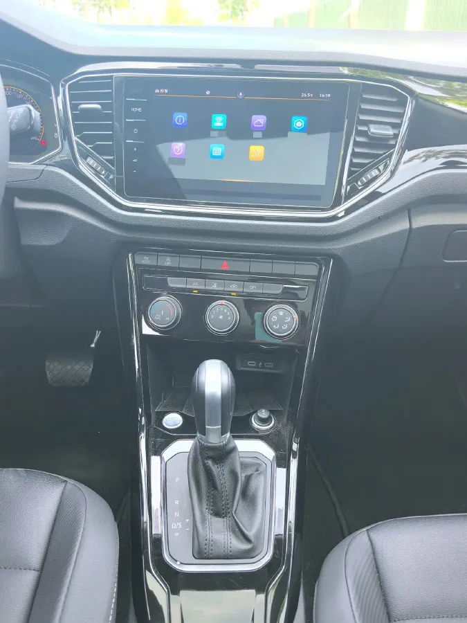 2022 Volkswagen T-Roc 1.4T 150HP L4 7DCT,autocango,china used car exporter,china ev exporter,chinese used car exporter,chinese used ev exporter