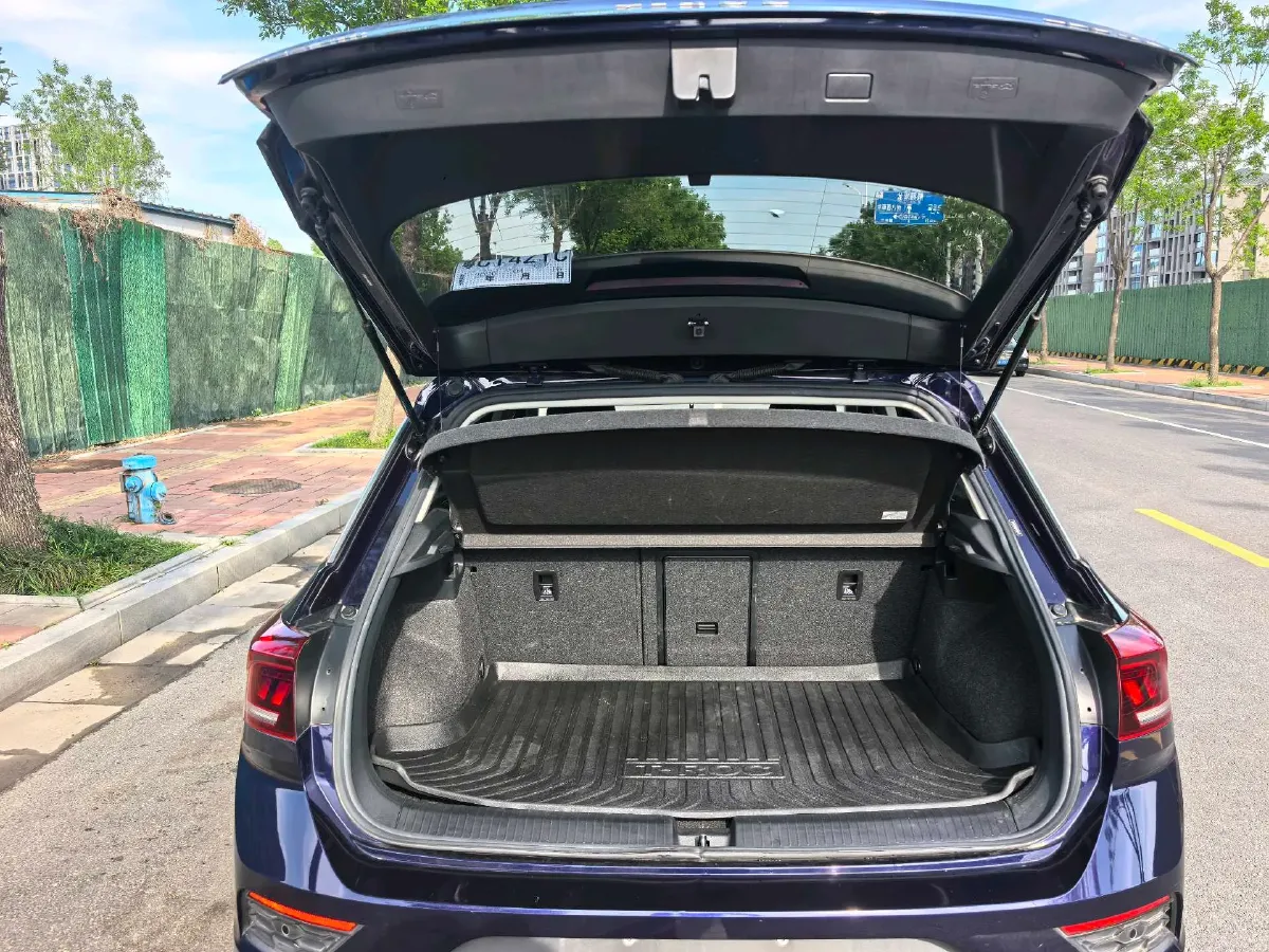 2022 Volkswagen T-Roc 1.4T 150HP L4 7DCT,autocango,china used car exporter,china ev exporter,chinese used car exporter,chinese used ev exporter