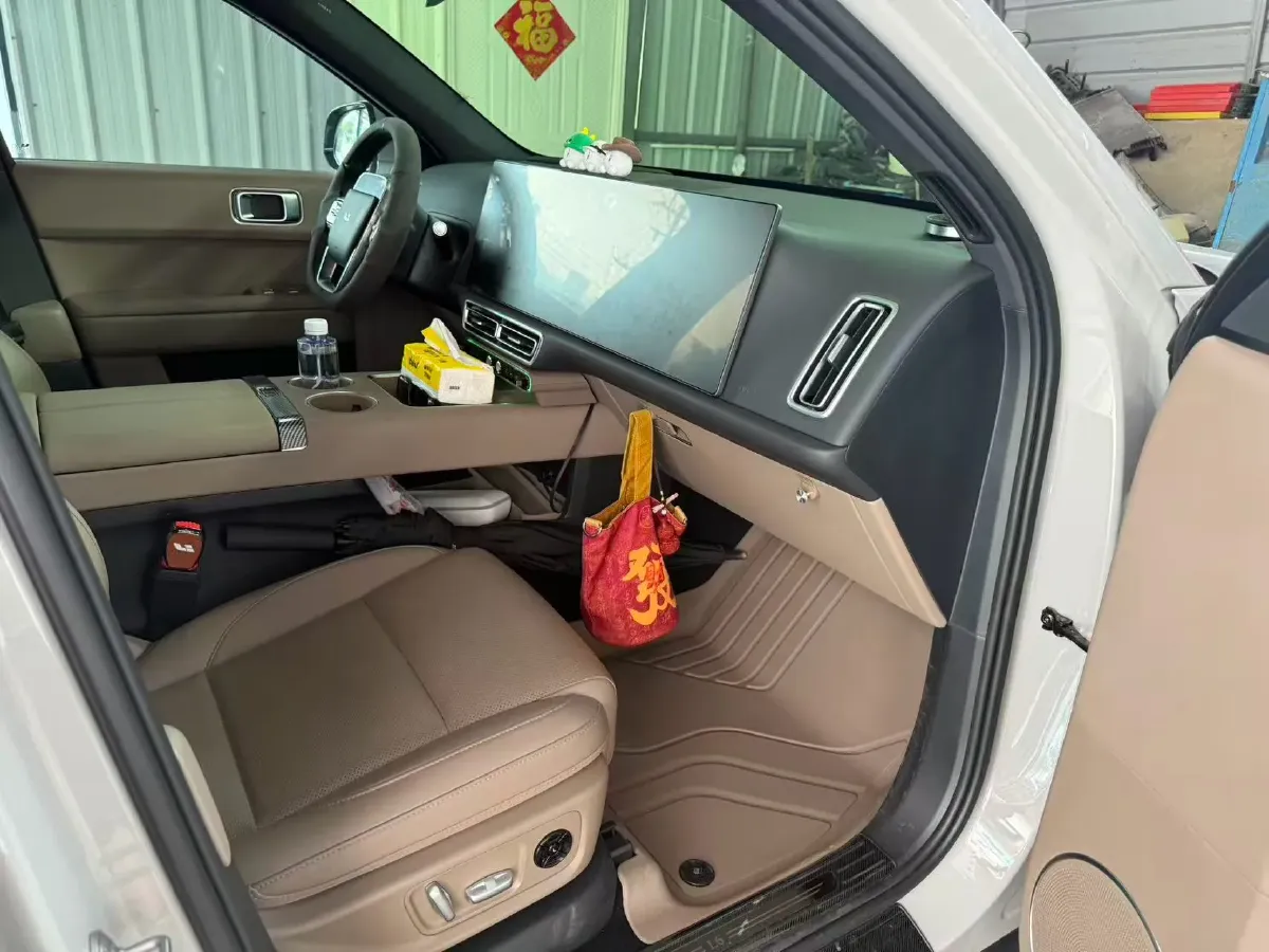 2025 Li L6 Range Extended 154HP L4 REEV,autocango,china used car exporter,china ev exporter,chinese used car exporter,chinese used ev exporter