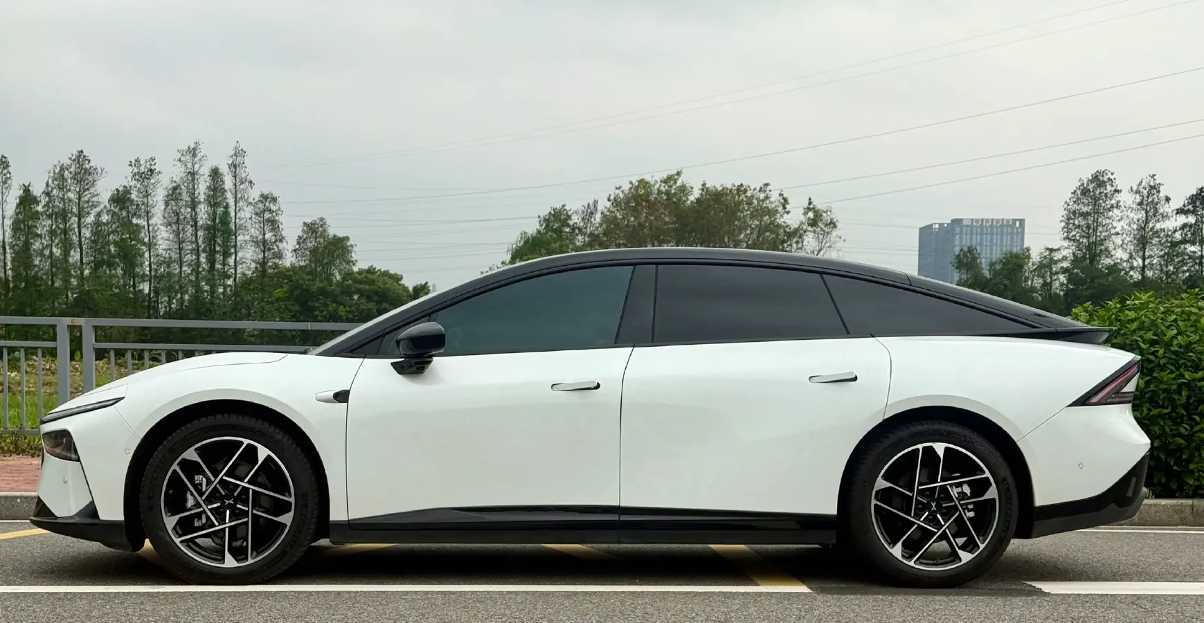 2024 Xpeng P7+ BEV 76.3KWH,autocango,china used car exporter,china ev exporter,chinese used car exporter,chinese used ev exporter