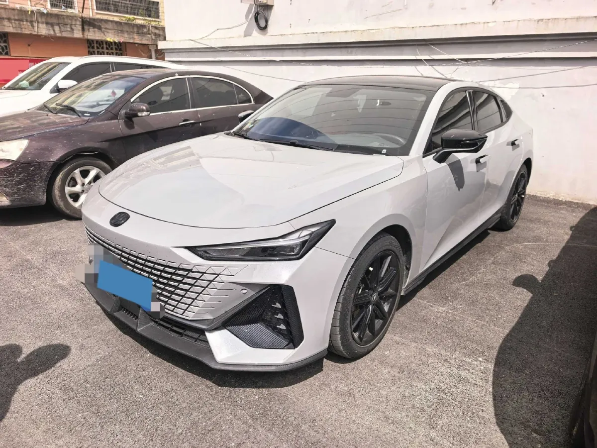 2022 ChangAn UNI-V 1.5T 188HP L4 7DCT,autocango,china used car exporter,china ev exporter,chinese used car exporter,chinese used ev exporter