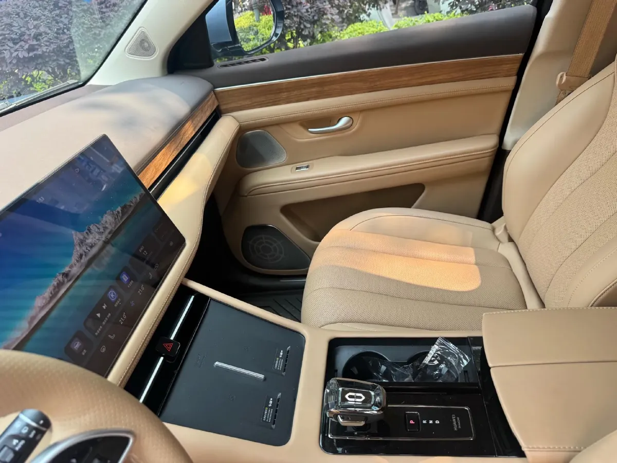 2024 AITO AITO M7 1.5T 152HP L4 REEV 42KWH,autocango,china used car exporter,china ev exporter,chinese used car exporter,chinese used ev exporter