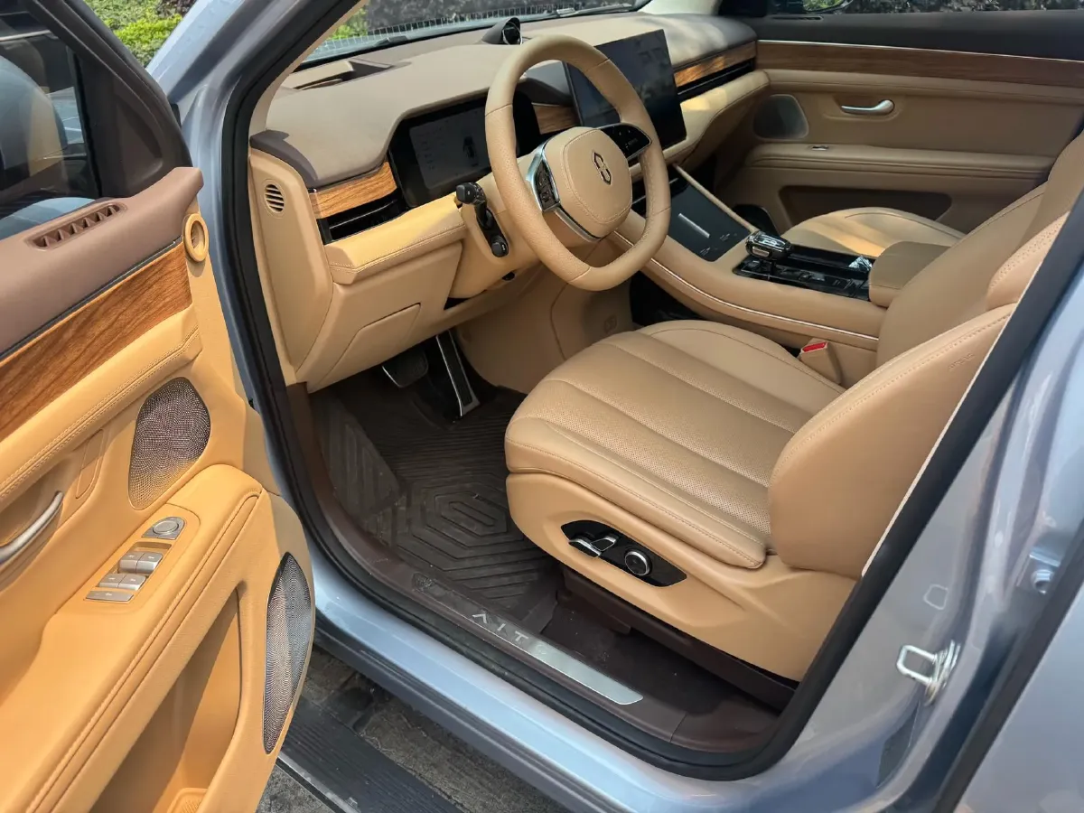 2024 AITO AITO M7 1.5T 152HP L4 REEV 42KWH,autocango,china used car exporter,china ev exporter,chinese used car exporter,chinese used ev exporter