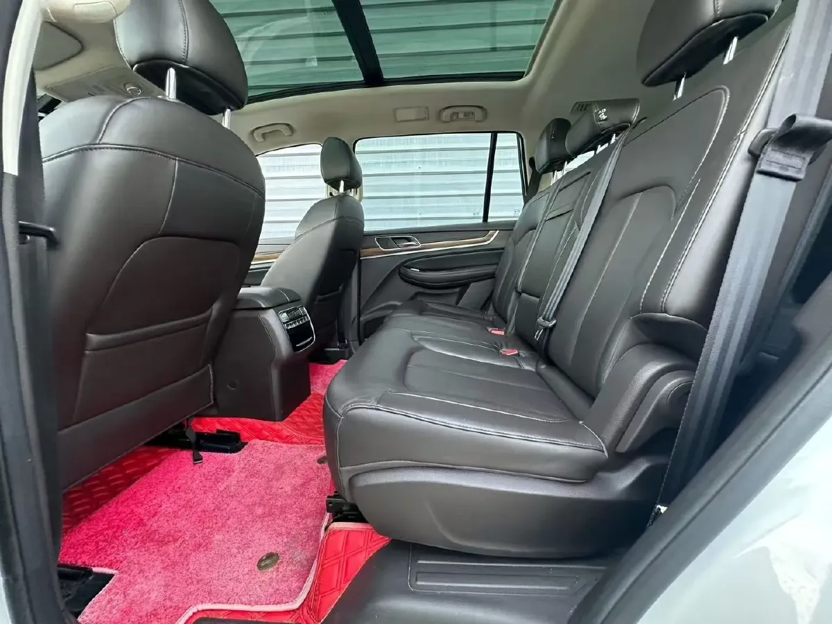 2019 Roewe RX8 2.0T 222HP L4 6AT,autocango,china used car exporter,china ev exporter,chinese used car exporter,chinese used ev exporter