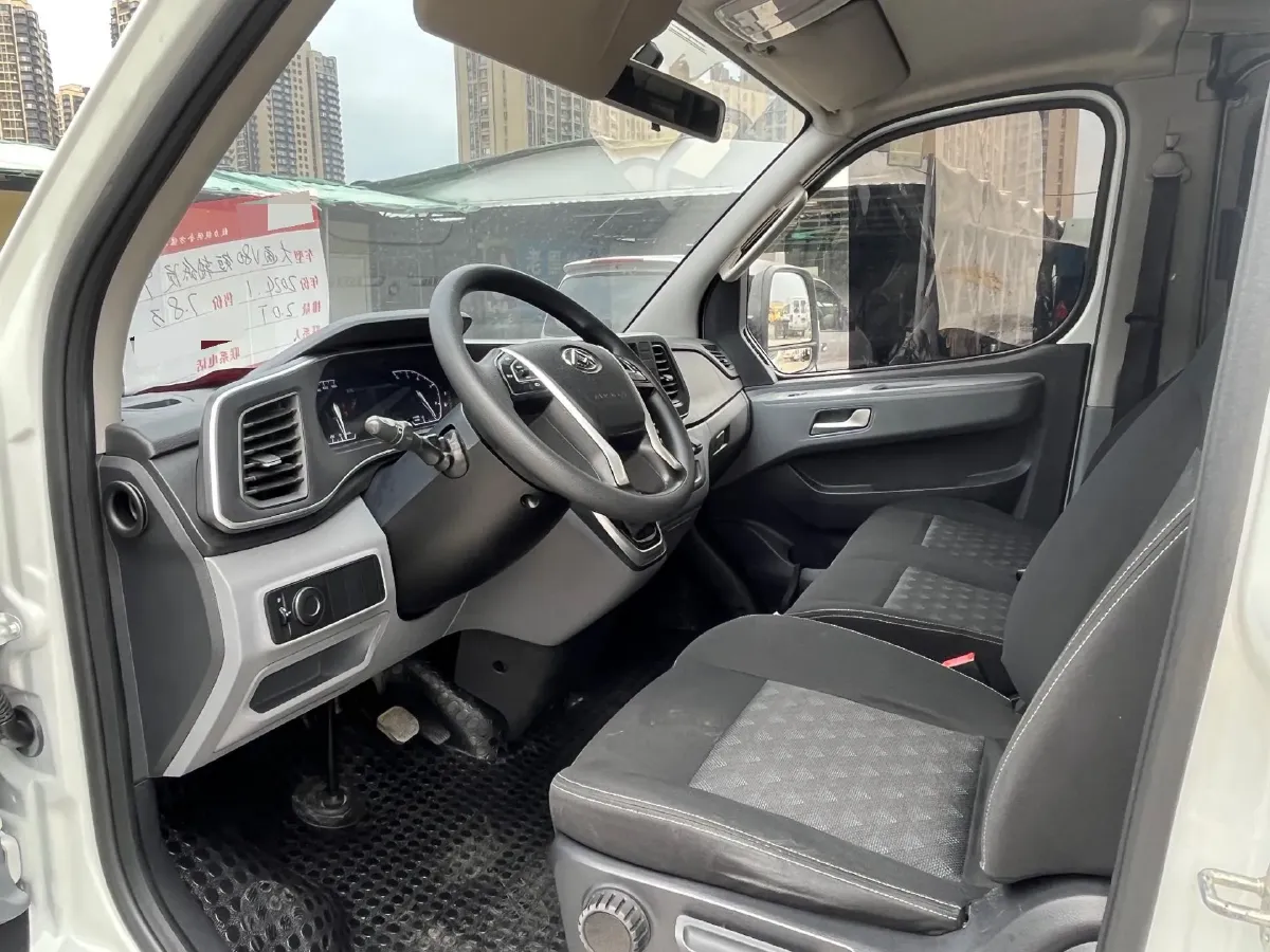 2023 MAXUS XinTu V80 2.0T 139HP L4 6MT,autocango,china used car exporter,china ev exporter,chinese used car exporter,chinese used ev exporter