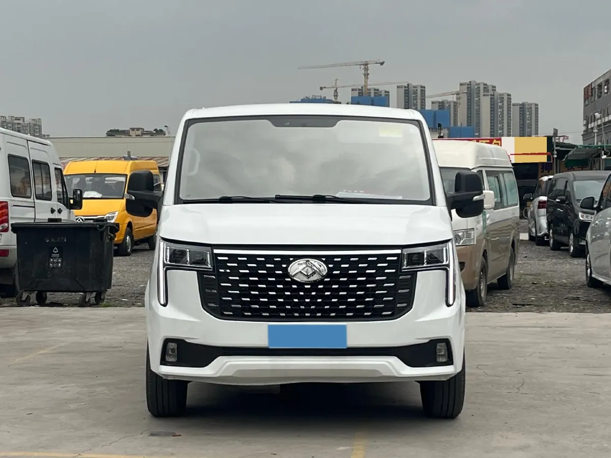 2023 MAXUS XinTu V80 2.0T 139HP L4 6MT,autocango,china used car exporter,china ev exporter,chinese used car exporter,chinese used ev exporter
