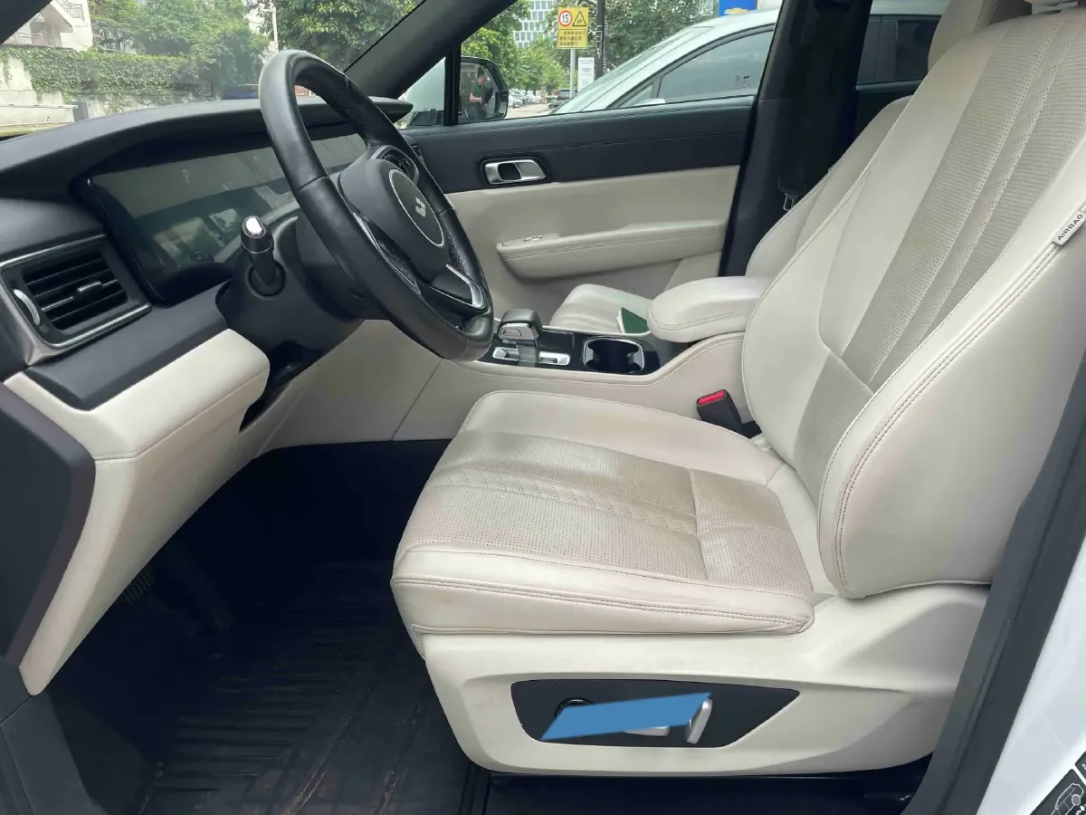 2020 Li ONE Range Extended 131HP REEV 40.5KWH,autocango,china used car exporter,china ev exporter,chinese used car exporter,chinese used ev exporter