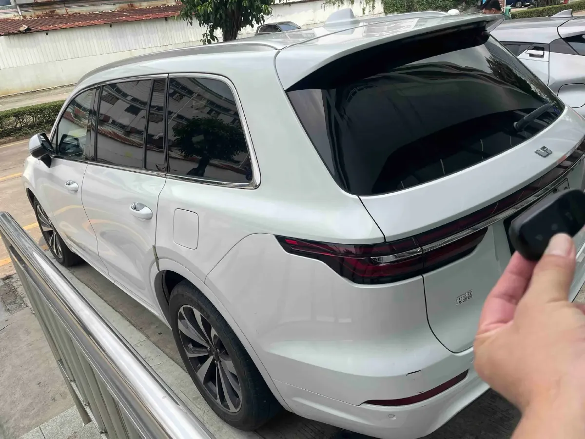 2020 Li ONE Range Extended 131HP REEV 40.5KWH,autocango,china used car exporter,china ev exporter,chinese used car exporter,chinese used ev exporter
