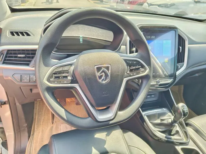 2020 BaoJun 530 1.5T 147HP L4 6MT,autocango,china used car exporter,china ev exporter,chinese used car exporter,chinese used ev exporter