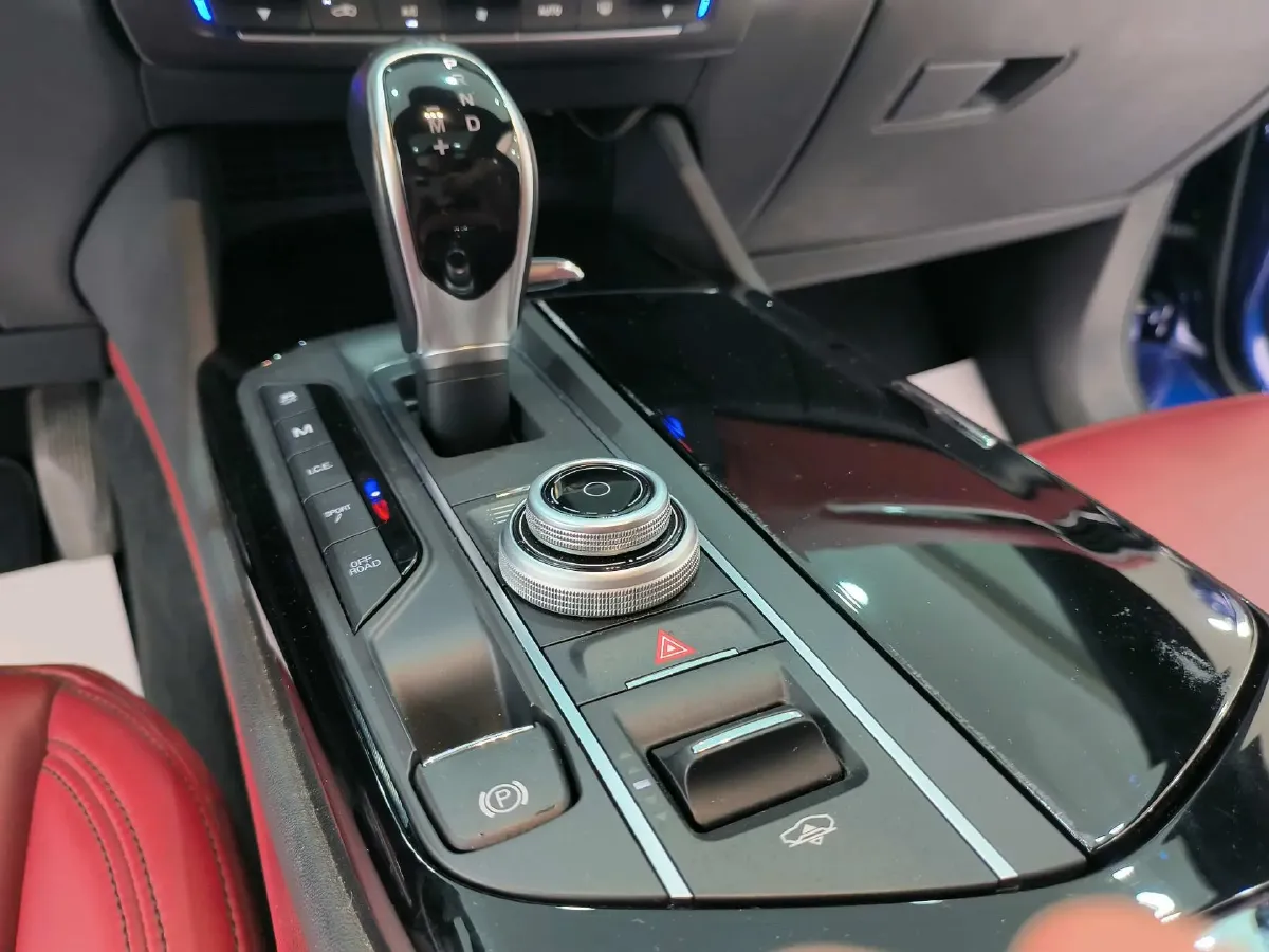 2019 Maserati Levante 3.0T 350HP V6 8AT,autocango,china used car exporter,china ev exporter,chinese used car exporter,chinese used ev exporter