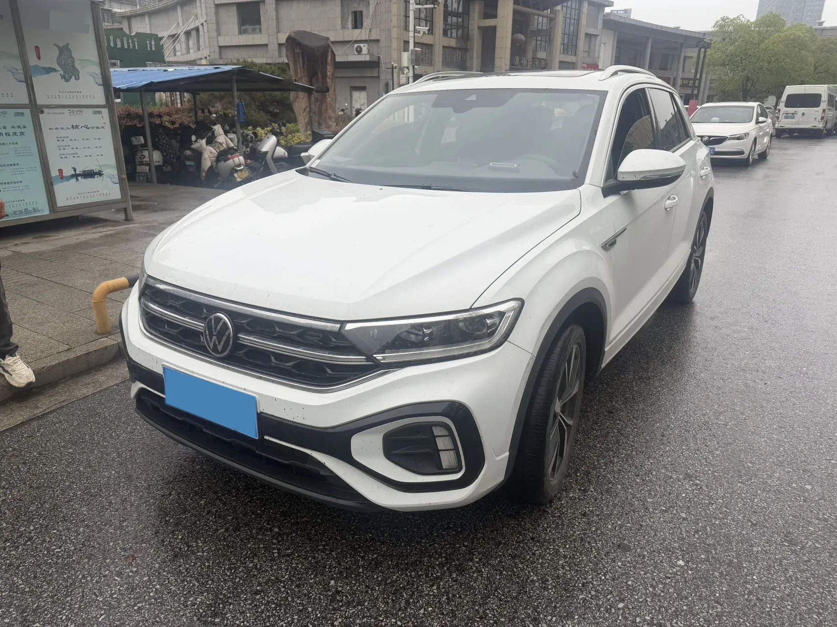 2023 Volkswagen T-Roc 1.5T 160HP L4 7DCT