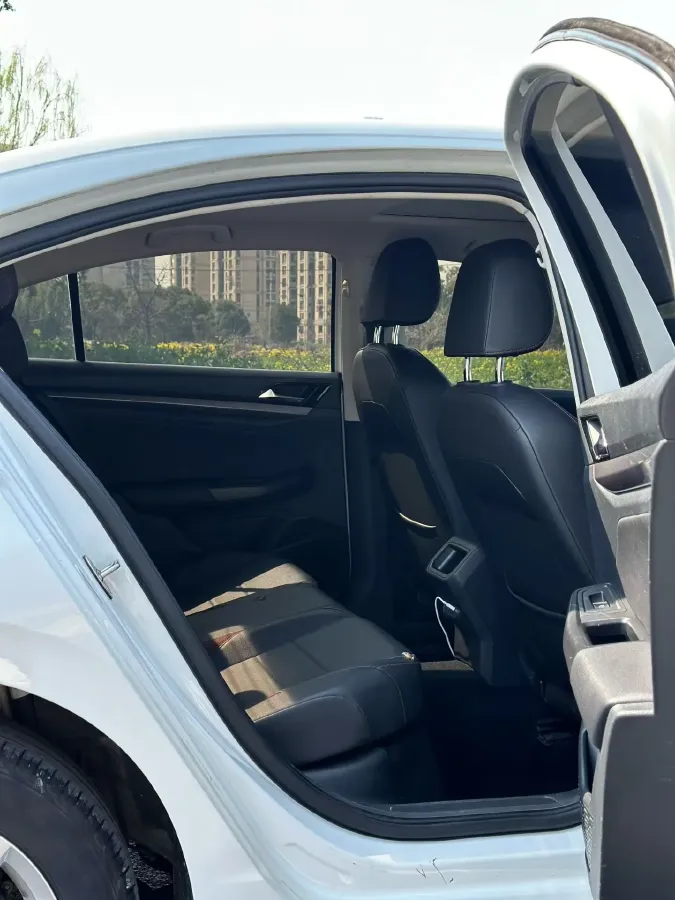 2019 Bestune T77 1.2T 143HP L4 7DCT,autocango,china used car exporter,china ev exporter,chinese used car exporter,chinese used ev exporter