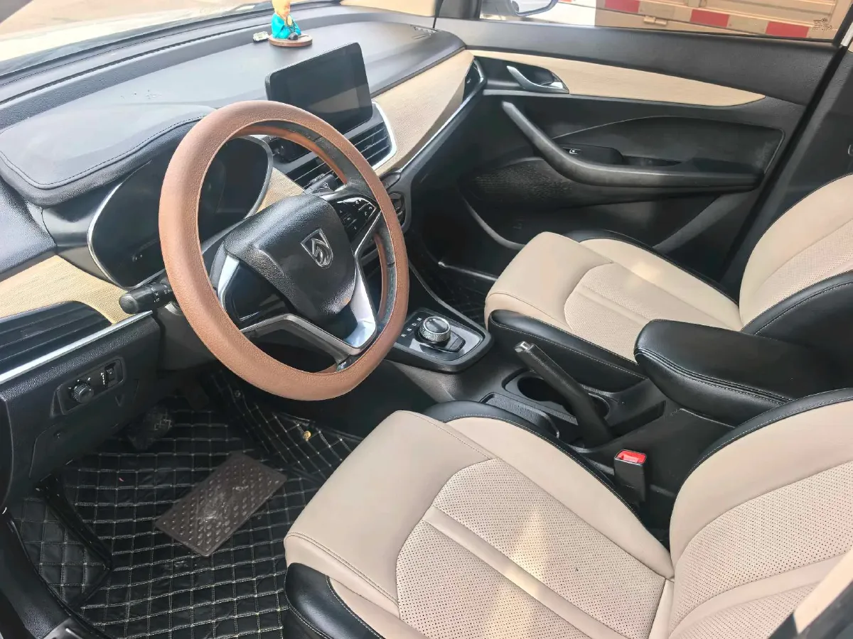 2018 BaoJun 530 1.5T 150HP L4 6MT,autocango,china used car exporter,china ev exporter,chinese used car exporter,chinese used ev exporter