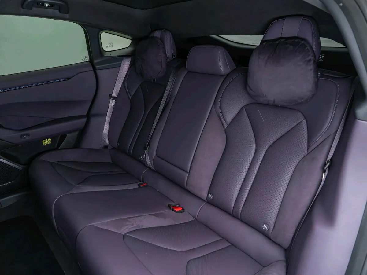 2025 Xpeng P7 BEV,autocango,china used car exporter,china ev exporter,chinese used car exporter,chinese used ev exporter