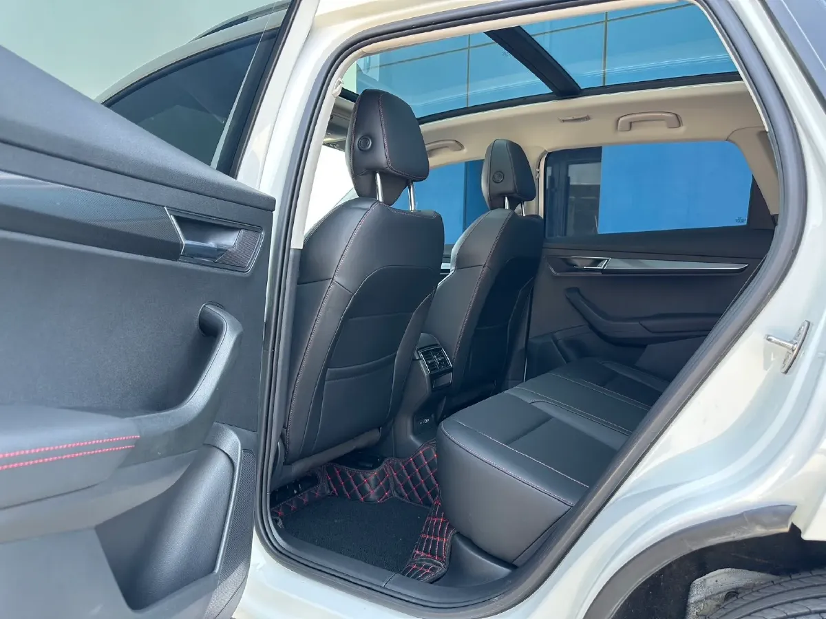 2023 Skoda Karoq 1.4T 150HP L4 7DCT,autocango,china used car exporter,china ev exporter,chinese used car exporter,chinese used ev exporter