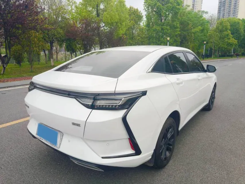 2025 DongFeng Aeolus YiXuan 1.5L 125HP L4 6DCT,autocango,china used car exporter,china ev exporter,chinese used car exporter,chinese used ev exporter