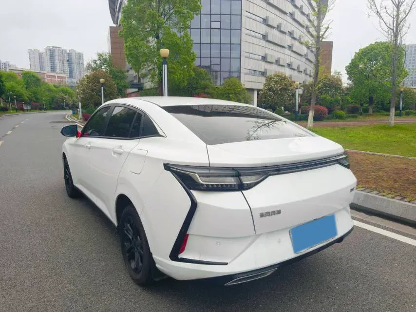 2025 DongFeng Aeolus YiXuan 1.5L 125HP L4 6DCT,autocango,china used car exporter,china ev exporter,chinese used car exporter,chinese used ev exporter