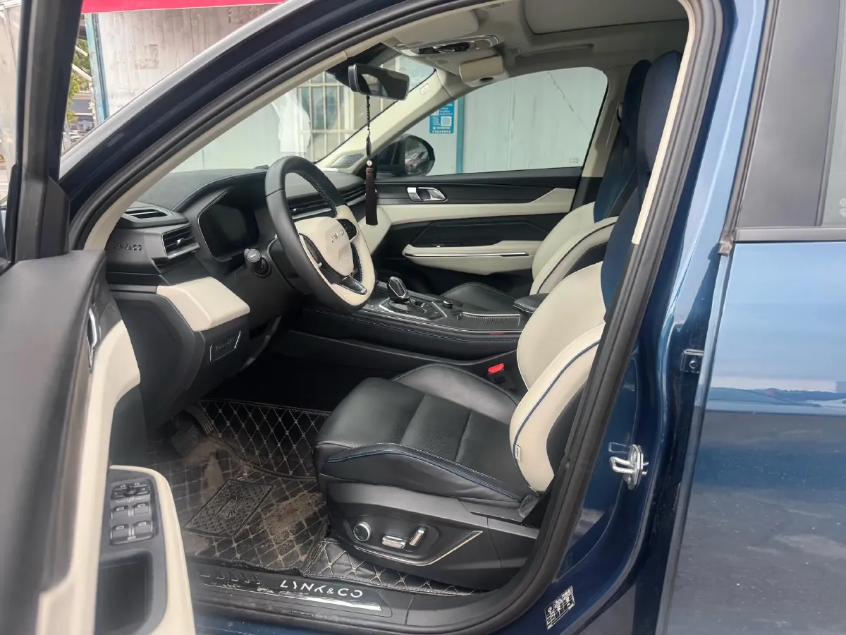 2021 LYNK&CO 01 2.0T 218HP L4 8AT,autocango,china used car exporter,china ev exporter,chinese used car exporter,chinese used ev exporter