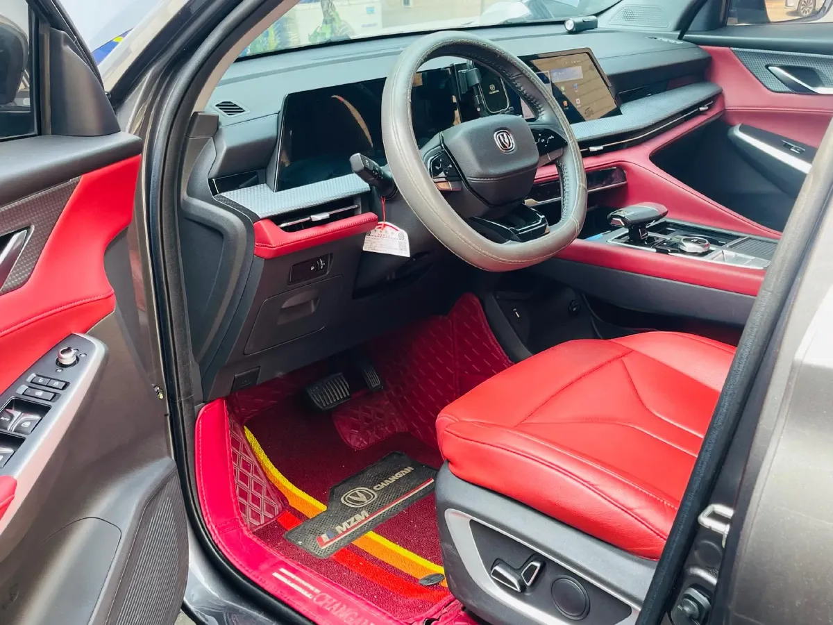 2022 ChangAn CS75 Plus 1.5T 178HP L4 6AT,autocango,china used car exporter,china ev exporter,chinese used car exporter,chinese used ev exporter