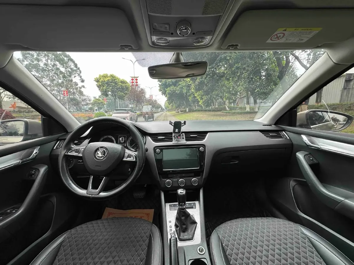 2018 Skoda Octavia 1.2T 116HP L4 7DCT,autocango,china used car exporter,china ev exporter,chinese used car exporter,chinese used ev exporter