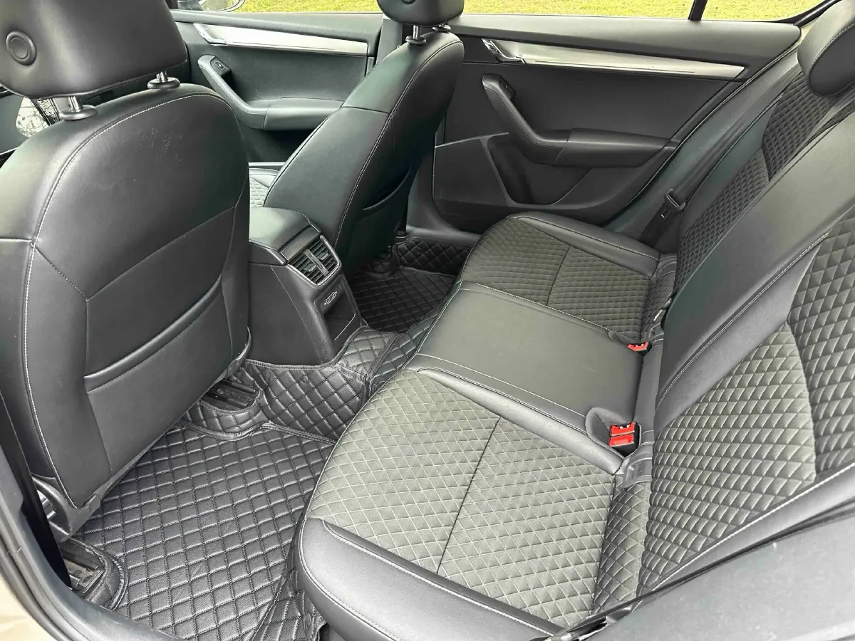 2018 Skoda Octavia 1.2T 116HP L4 7DCT,autocango,china used car exporter,china ev exporter,chinese used car exporter,chinese used ev exporter