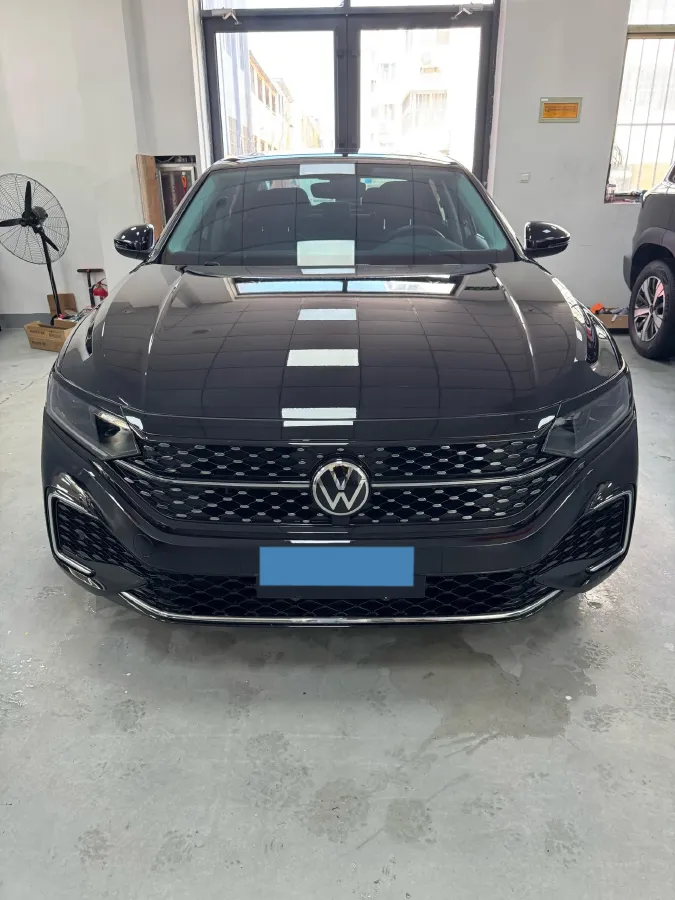 2024 Volkswagen Passat 2.0T 186HP L4 7DCT,autocango,china used car exporter,china ev exporter,chinese used car exporter,chinese used ev exporter