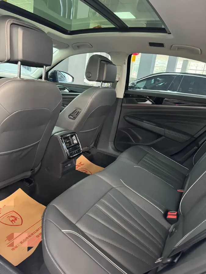 2024 Volkswagen Passat 2.0T 186HP L4 7DCT,autocango,china used car exporter,china ev exporter,chinese used car exporter,chinese used ev exporter