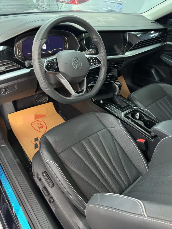 2024 Volkswagen Passat 2.0T 186HP L4 7DCT,autocango,china used car exporter,china ev exporter,chinese used car exporter,chinese used ev exporter