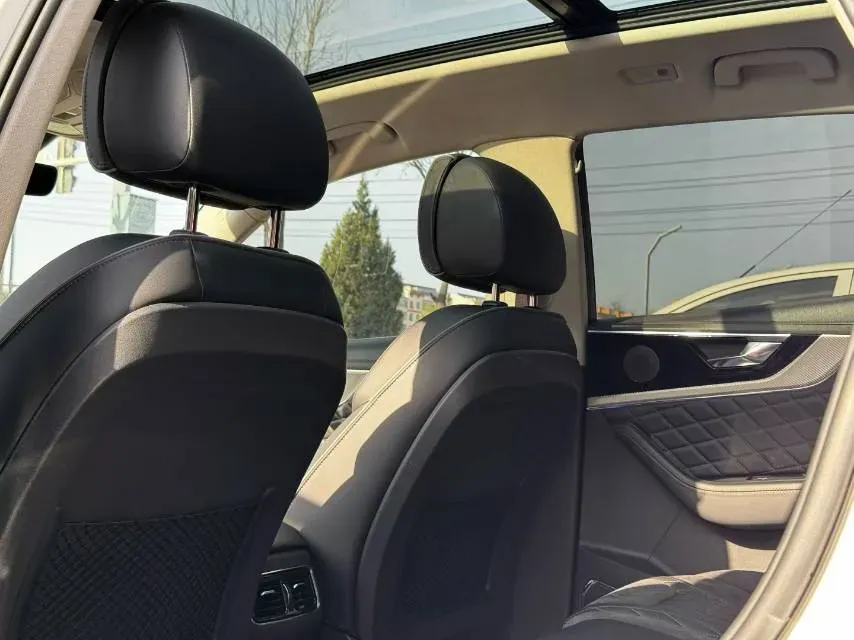 2019 HongQi HS5 2.0T 224HP L4 6AT,autocango,china used car exporter,china ev exporter,chinese used car exporter,chinese used ev exporter