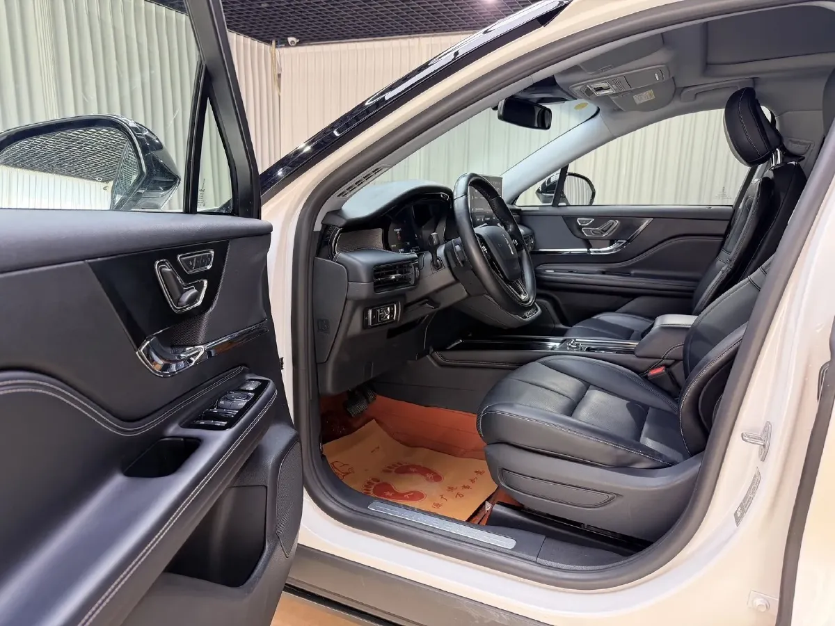 2021 Lincoln Corsair 2.0T 245HP L4 8AT,autocango,china used car exporter,china ev exporter,chinese used car exporter,chinese used ev exporter