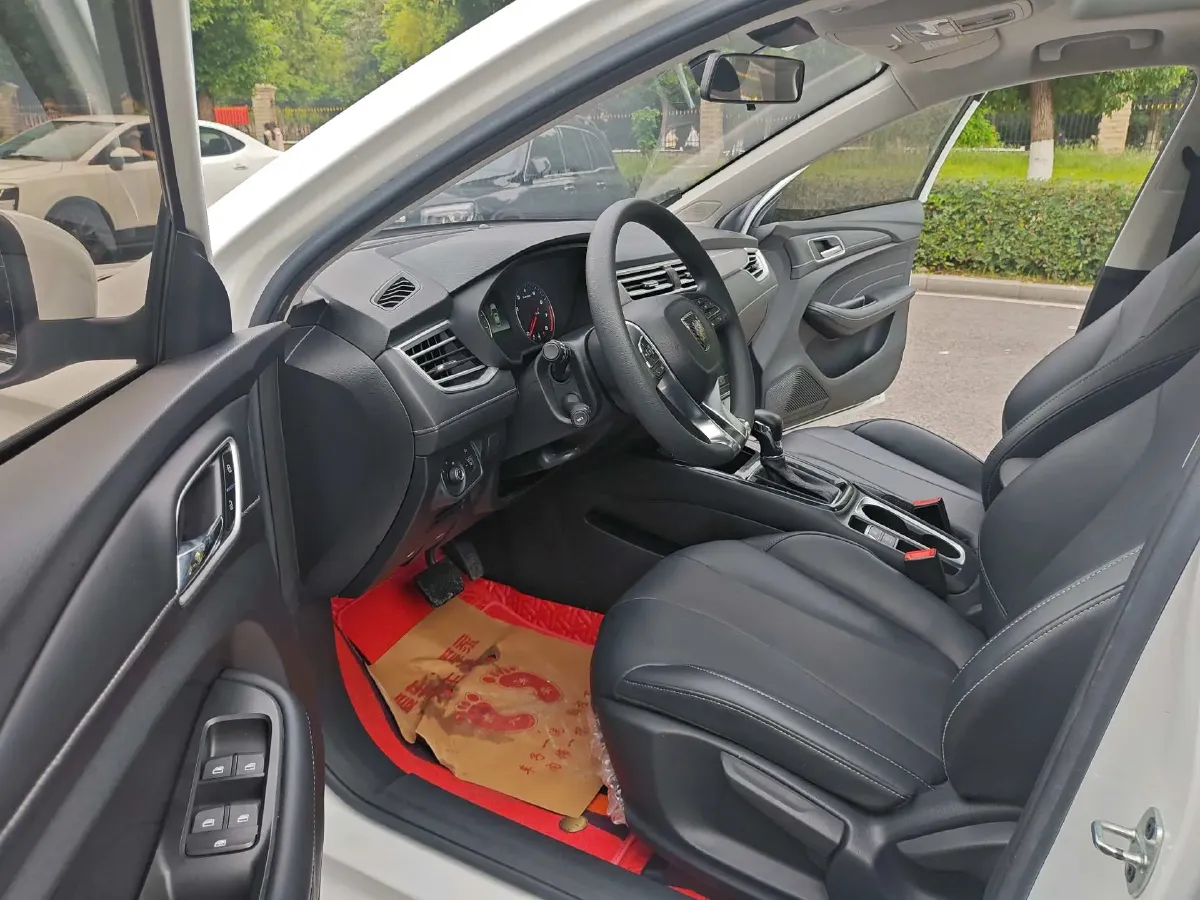 2019 Roewe i5 1.5L 120HP L4 CVT,autocango,china used car exporter,china ev exporter,chinese used car exporter,chinese used ev exporter