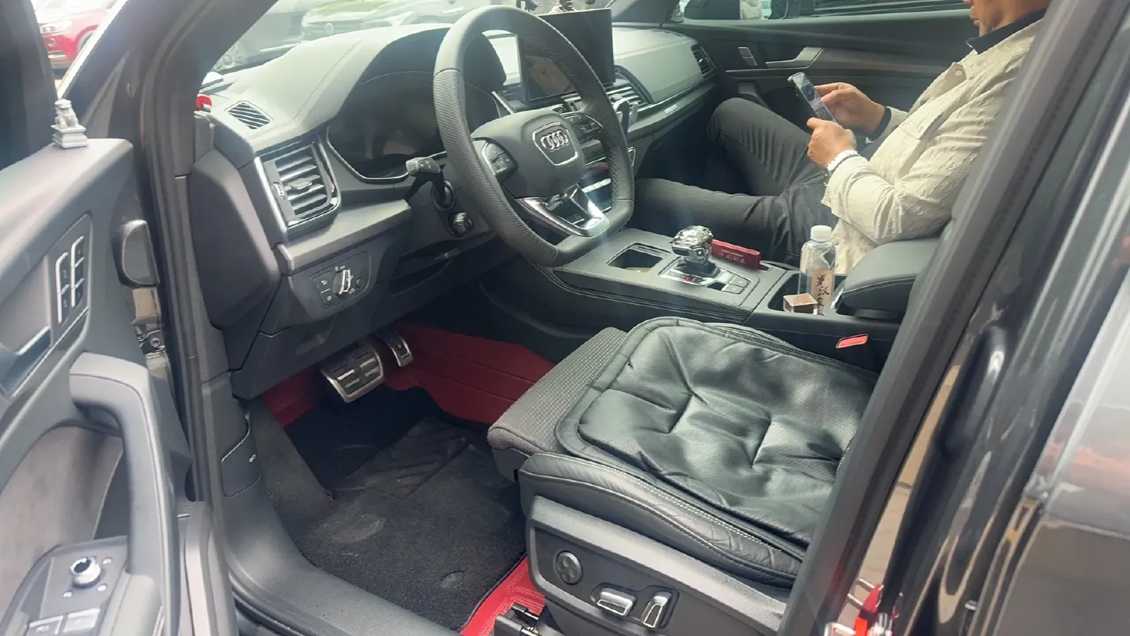 2024 Audi Q5L Sportback 2.0T 190HP L4 7DCT,autocango,china used car exporter,china ev exporter,chinese used car exporter,chinese used ev exporter