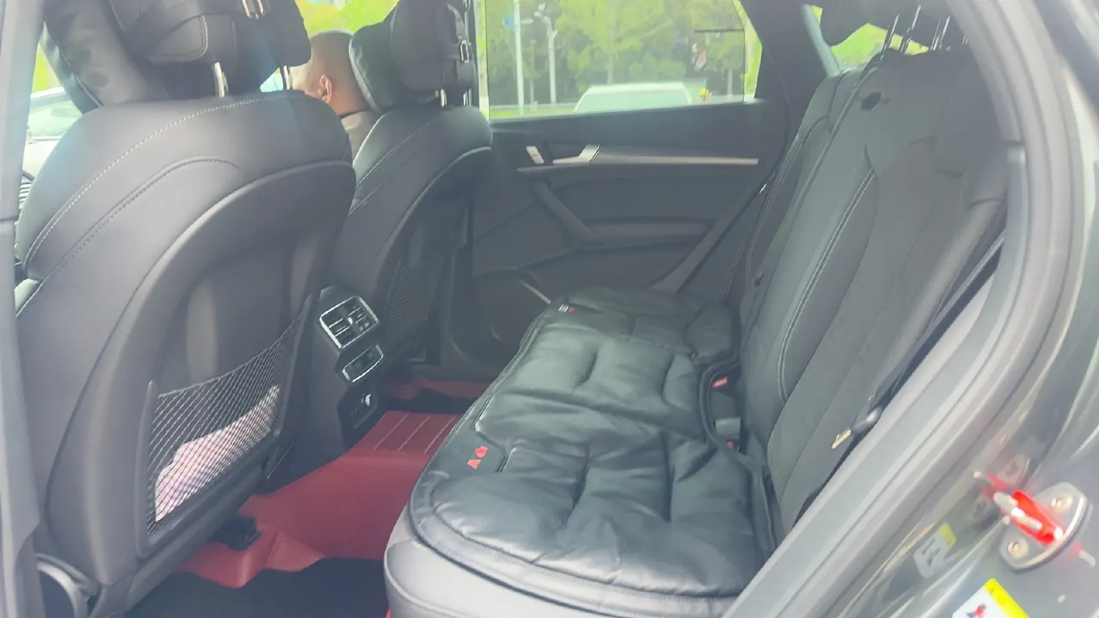 2024 Audi Q5L Sportback 2.0T 190HP L4 7DCT,autocango,china used car exporter,china ev exporter,chinese used car exporter,chinese used ev exporter