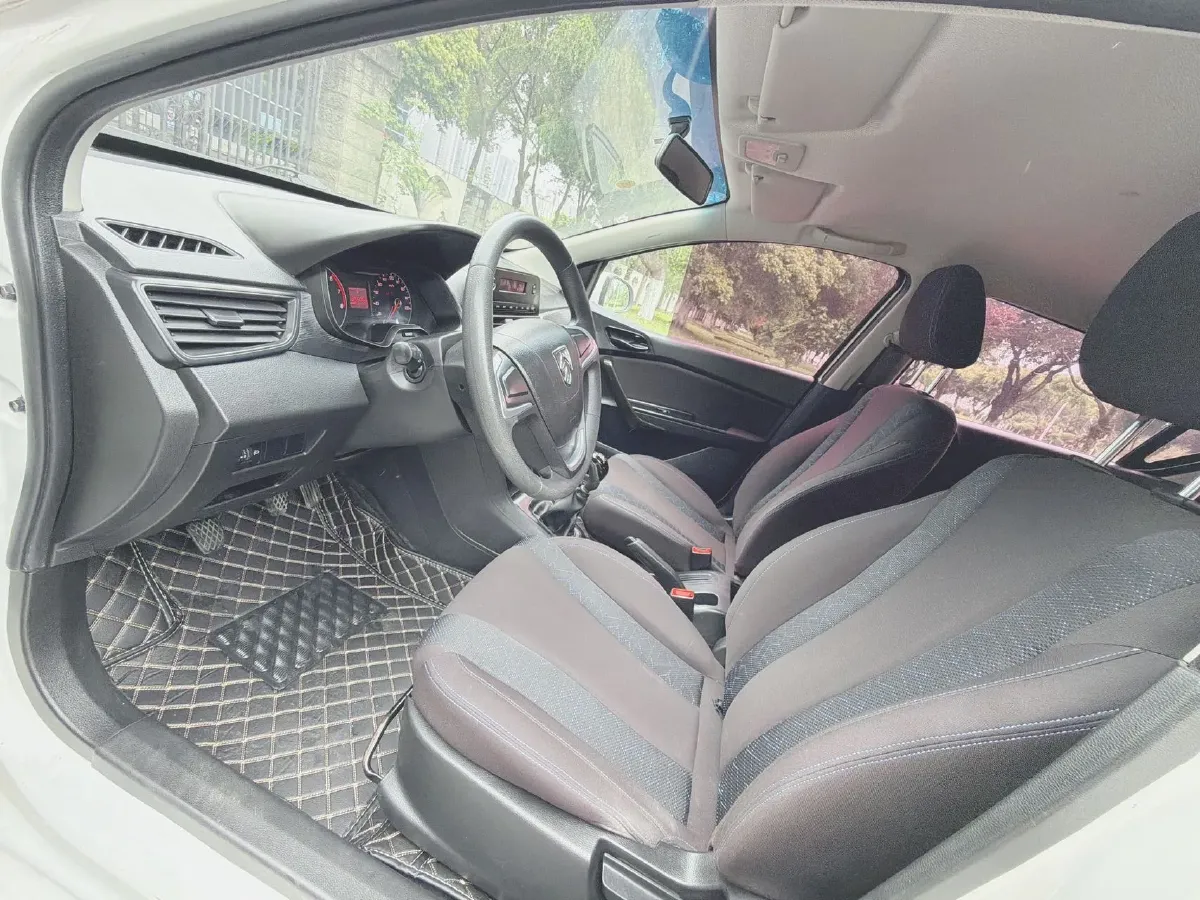 2020 BaoJun 310 1.2L 80HP L4 5MT,autocango,china used car exporter,china ev exporter,chinese used car exporter,chinese used ev exporter