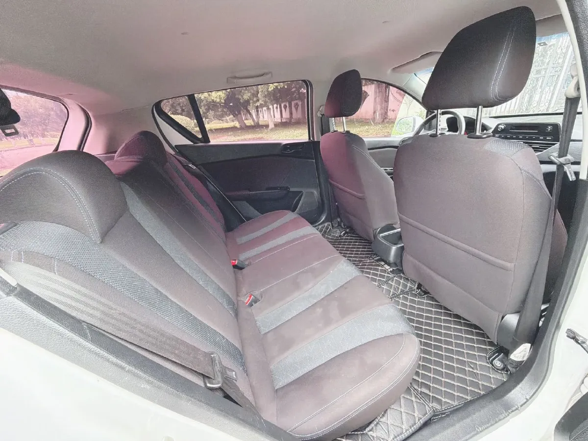 2020 BaoJun 310 1.2L 80HP L4 5MT,autocango,china used car exporter,china ev exporter,chinese used car exporter,chinese used ev exporter