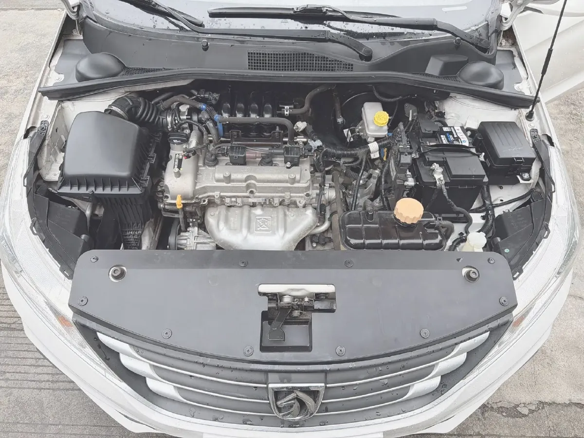 2020 BaoJun 310 1.2L 80HP L4 5MT,autocango,china used car exporter,china ev exporter,chinese used car exporter,chinese used ev exporter