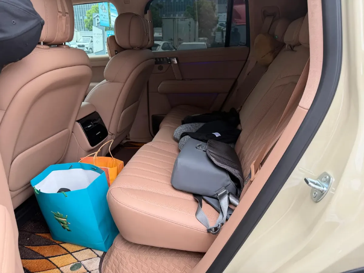 2025 M Hero WarriorM817 1.5T 197HP L4 2DHT PHEV,autocango,china used car exporter,china ev exporter,chinese used car exporter,chinese used ev exporter