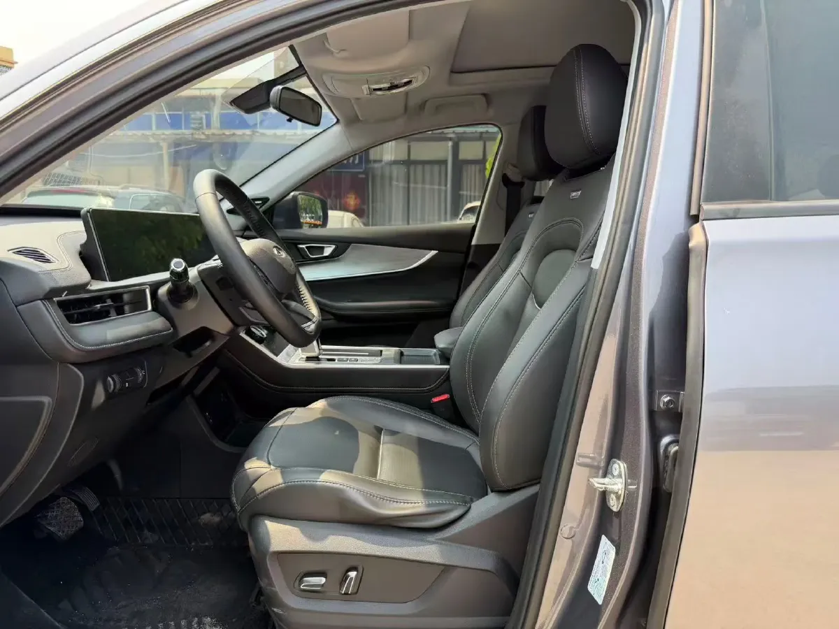 2022 Chery Tiggo 7 1.6T 197HP L4 7DCT,autocango,china used car exporter,china ev exporter,chinese used car exporter,chinese used ev exporter