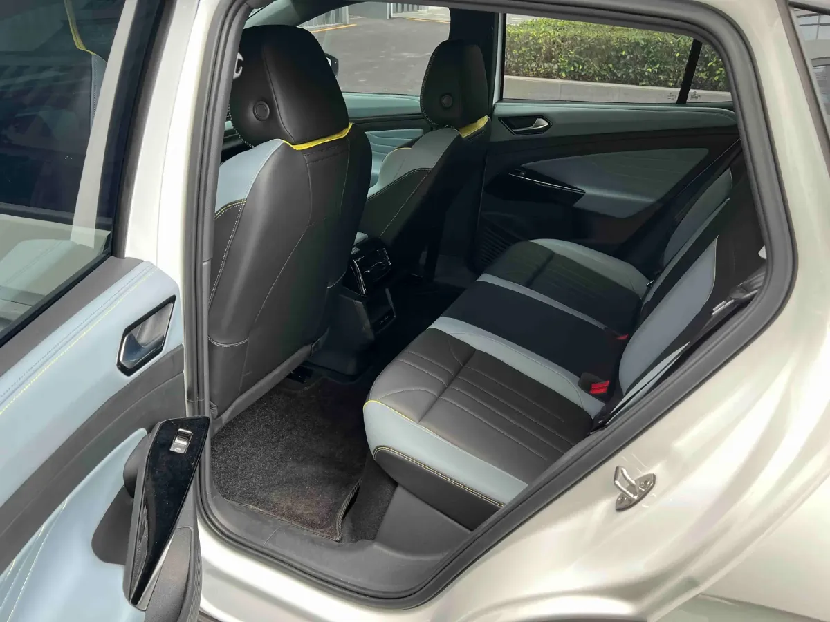 2025 Volkswagen ID.4 X BEV 52.8KWH,autocango,china used car exporter,china ev exporter,chinese used car exporter,chinese used ev exporter