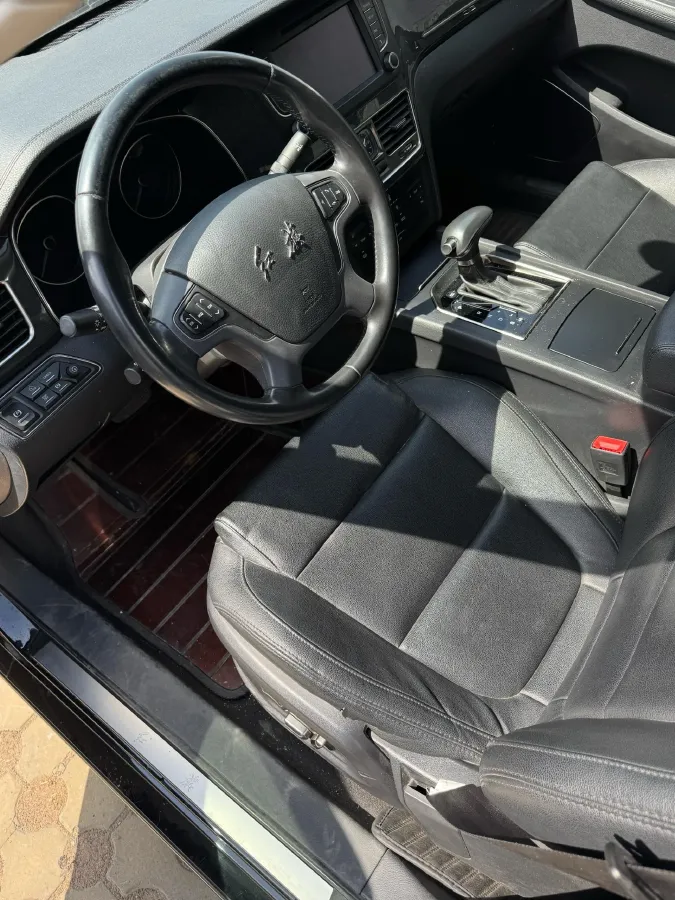 2018 HongQi H7 2.0T 204HP L4 6AT,autocango,china used car exporter,china ev exporter,chinese used car exporter,chinese used ev exporter