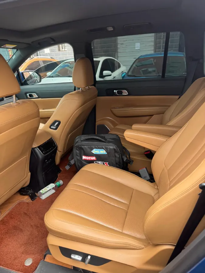 2020 Li ONE Range Extended 131HP REEV 40.5KWH,autocango,china used car exporter,china ev exporter,chinese used car exporter,chinese used ev exporter