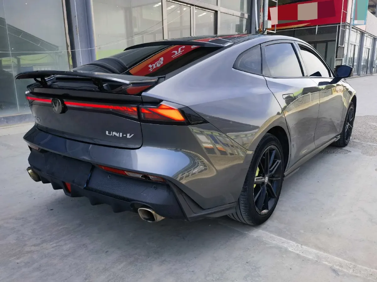 2022 ChangAn UNI-V 1.5T 188HP L4 7DCT,autocango,china used car exporter,china ev exporter,chinese used car exporter,chinese used ev exporter