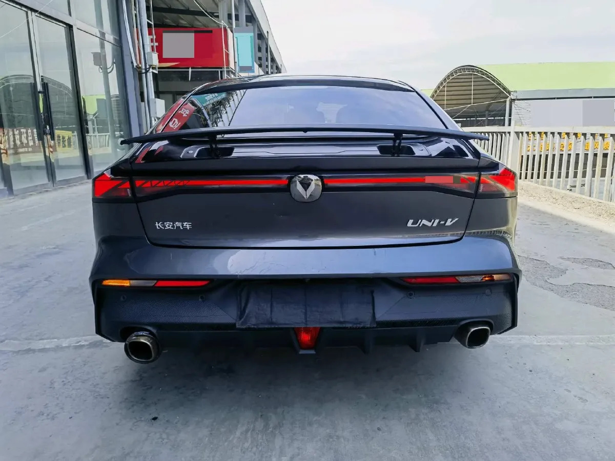 2022 ChangAn UNI-V 1.5T 188HP L4 7DCT,autocango,china used car exporter,china ev exporter,chinese used car exporter,chinese used ev exporter